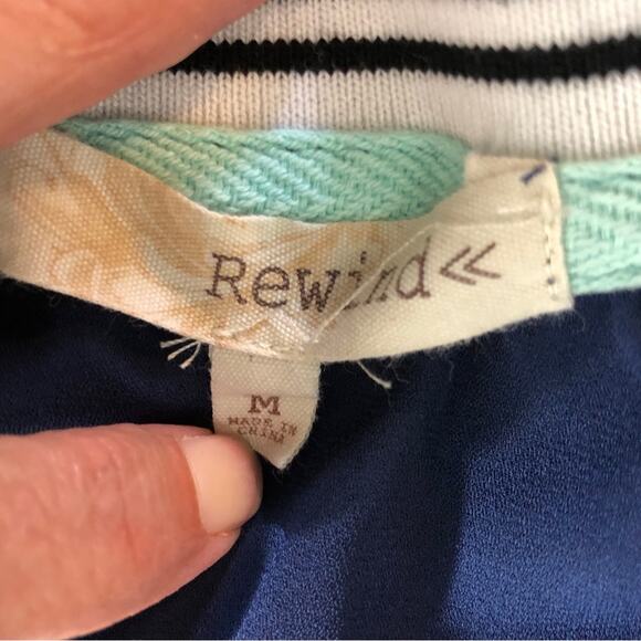 Rewind Blue Gray White Tropical Floral Print Top Mixed Media Fabric Short Sleeve - Picture 7 of 16